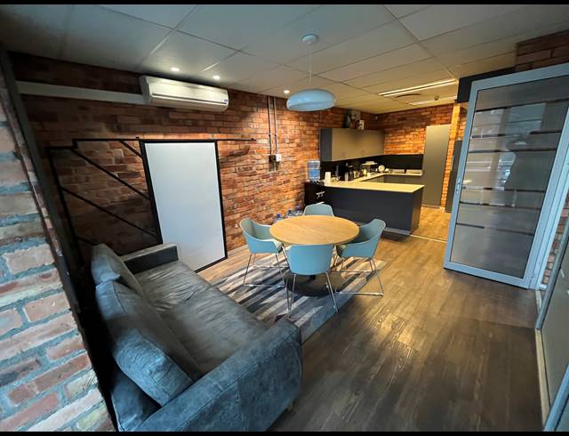 190M² OFFICE TO LET IN GREEN POINT